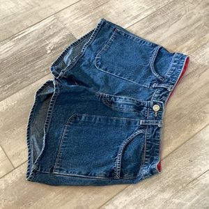 1990’s Gap Short Shorts with Large Pockets - Size 2